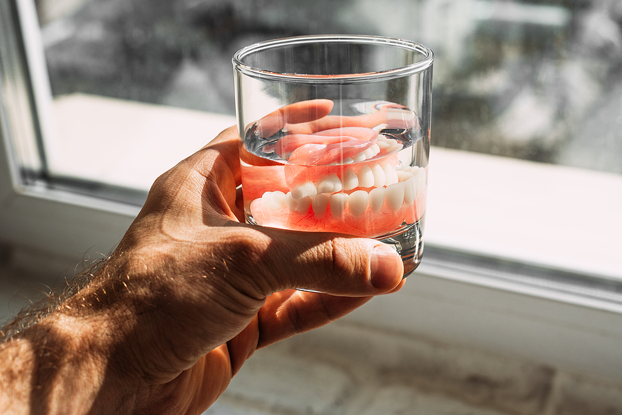 A Complete Guide to Dentures: Restoring Your Smile with Confidence